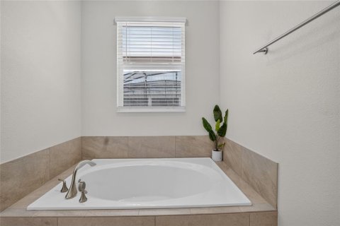 Villa ou maison à vendre à Kissimmee, Floride: 8 chambres, 399.94 m2 № 2277484 - photo 30