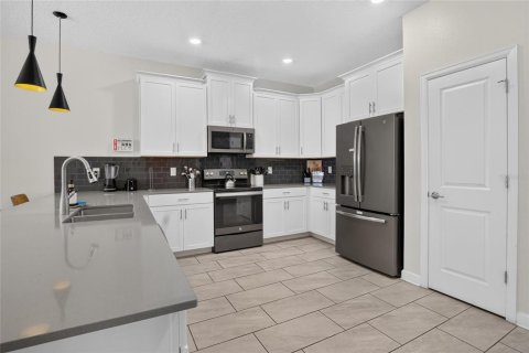 Villa ou maison à vendre à Kissimmee, Floride: 8 chambres, 399.94 m2 № 2277484 - photo 10