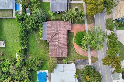 Купить виллу или дом в Норт-Майами, Флорида 3 спальни, 178.74м2, № 2043698 - фото 7