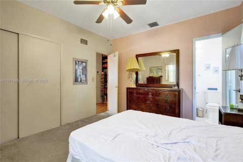 Купить виллу или дом в Норт-Майами, Флорида 3 спальни, 178.74м2, № 2043698 - фото 15