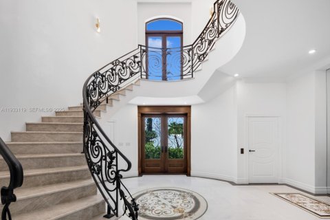 Купить виллу или дом в Серфсайд, Флорида 6 спален, 650.32м2, № 1991829 - фото 17