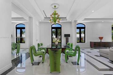 Купить виллу или дом в Серфсайд, Флорида 6 спален, 650.32м2, № 1991829 - фото 22
