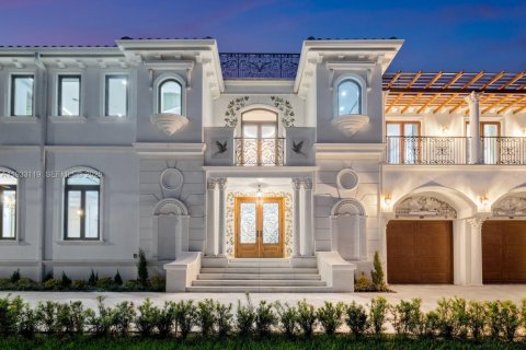 Купить виллу или дом в Серфсайд, Флорида 6 спален, 650.32м2, № 1991829 - фото 3