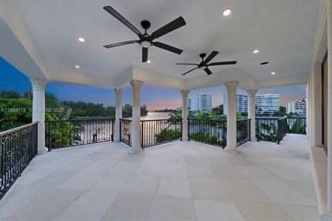 Купить виллу или дом в Серфсайд, Флорида 6 спален, 650.32м2, № 1991829 - фото 28