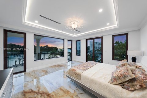 Купить виллу или дом в Серфсайд, Флорида 6 спален, 650.32м2, № 1991829 - фото 26