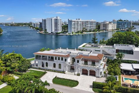 Купить виллу или дом в Серфсайд, Флорида 6 спален, 650.32м2, № 1991829 - фото 7