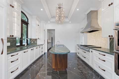 Купить виллу или дом в Серфсайд, Флорида 6 спален, 650.32м2, № 1991829 - фото 18