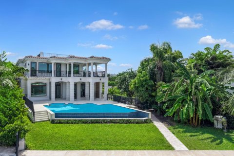 Купить виллу или дом в Серфсайд, Флорида 6 спален, 650.32м2, № 1991829 - фото 8