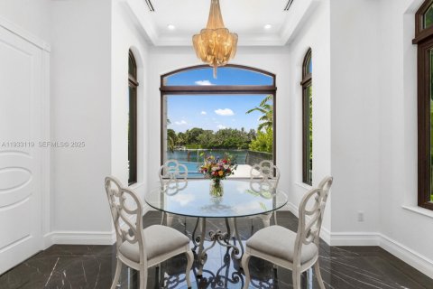 Купить виллу или дом в Серфсайд, Флорида 6 спален, 650.32м2, № 1991829 - фото 21