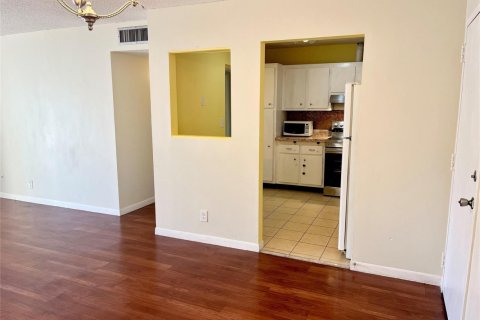 Copropriété à vendre à Deerfield Beach, Floride: 2 chambres, 85.47 m2 № 2084948 - photo 10