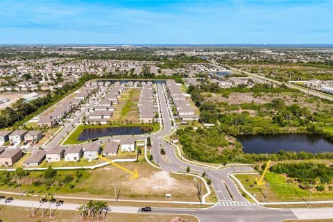 Immobilier commercial à Ruskin, Floride № 2092399