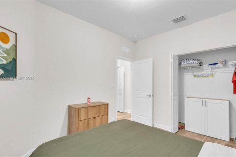 Townhouse in Homestead, Florida 3 bedrooms, 164.62 sq.m. № 1881489 - photo 26