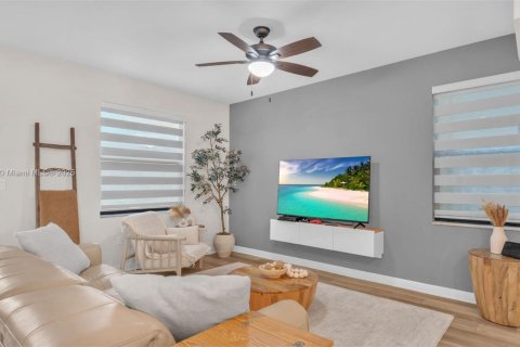 Townhouse in Homestead, Florida 3 bedrooms, 164.62 sq.m. № 1881489 - photo 6