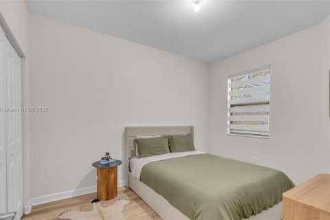 Townhouse in Homestead, Florida 3 bedrooms, 164.62 sq.m. № 1881489 - photo 25