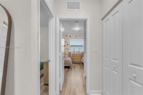 Townhouse in Homestead, Florida 3 bedrooms, 164.62 sq.m. № 1881489 - photo 24