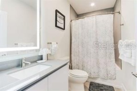 Townhouse in Clermont, Florida 3 bedrooms, 172.05 sq.m. № 2204787 - photo 21