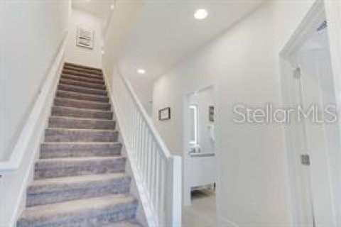 Townhouse in Clermont, Florida 3 bedrooms, 172.05 sq.m. № 2204787 - photo 18
