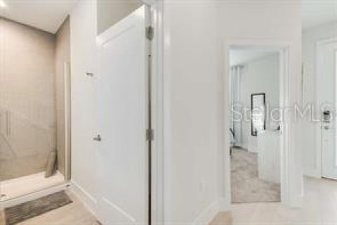 Townhouse in Clermont, Florida 3 bedrooms, 172.05 sq.m. № 2204787 - photo 8