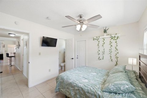 House in Seminole, Florida 3 bedrooms, 107.02 sq.m. № 2208593 - photo 23