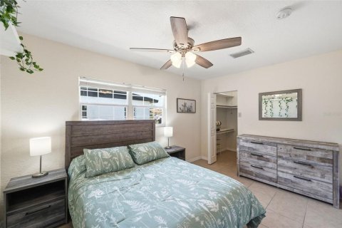 House in Seminole, Florida 3 bedrooms, 107.02 sq.m. № 2208593 - photo 21