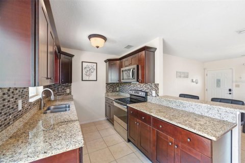 House in Seminole, Florida 3 bedrooms, 107.02 sq.m. № 2208593 - photo 16