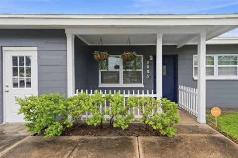 House in Seminole, Florida 3 bedrooms, 107.02 sq.m. № 2208593 - photo 3