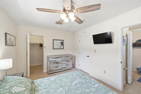 House in Seminole, Florida 3 bedrooms, 107.02 sq.m. № 2208593 - photo 22