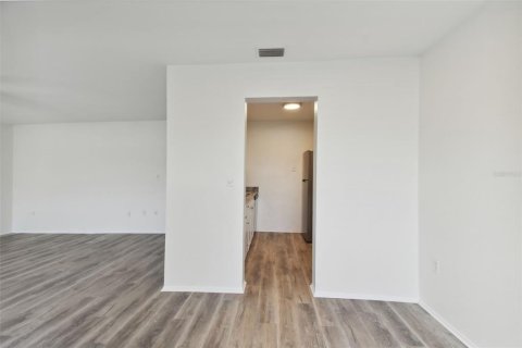 Снять в аренду кондоминиум в Сент-Питерсберг, Флорида 3 комнаты, 85.01м2, № 1821211 - фото 26