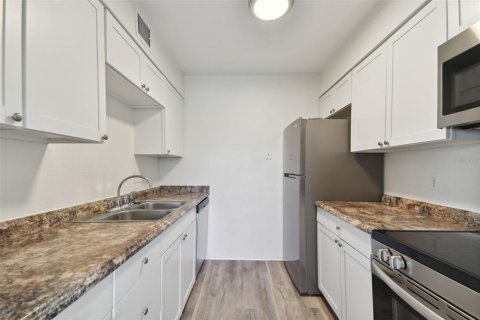 Снять в аренду кондоминиум в Сент-Питерсберг, Флорида 3 комнаты, 85.01м2, № 1821211 - фото 7