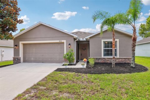 House in Hudson, Florida 3 bedrooms, 155.7 sq.m. № 2358116