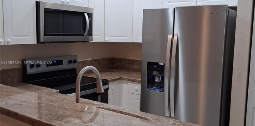 Adosado en Margate, Florida 3 dormitorios, 141.03 m2 № 2008802