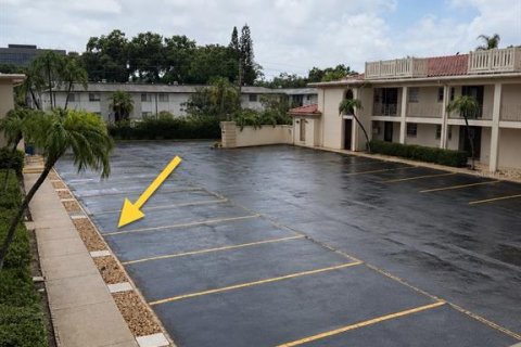 Condo in Clearwater, Florida, 2 bedrooms  № 2208954 - photo 17