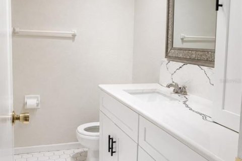 Condo in Clearwater, Florida, 2 bedrooms  № 2208954 - photo 16