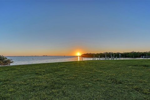 Casa en venta en Sarasota, Florida, 4 dormitorios, 348.94 m2 № 2135011 - foto 10