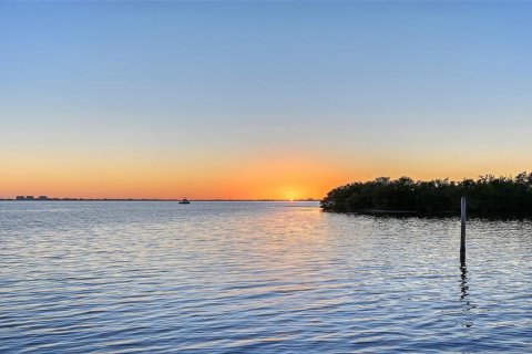 Casa en venta en Sarasota, Florida, 4 dormitorios, 348.94 m2 № 2135011 - foto 18