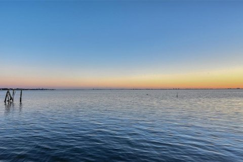 Casa en venta en Sarasota, Florida, 4 dormitorios, 348.94 m2 № 2135011 - foto 17