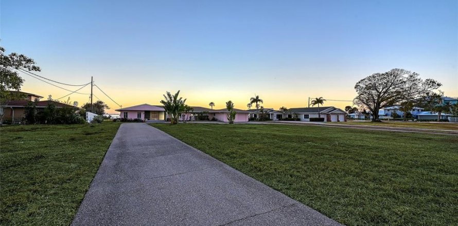 Casa en Sarasota, Florida 4 dormitorios, 348.94 m2 № 2135011