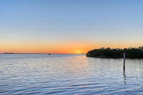 Casa en venta en Sarasota, Florida, 4 dormitorios, 348.94 m2 № 2135011 - foto 19