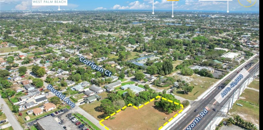 Commercial property in Palm Springs, Florida № 1738684