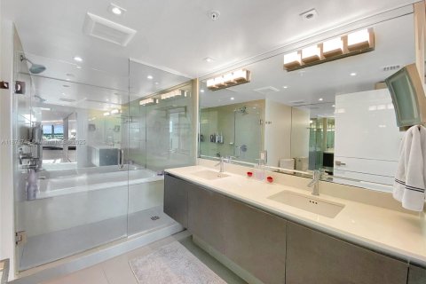 Copropriété à vendre à Miami Beach, Floride: 2 chambres, 106.19 m2 № 1926887 - photo 13