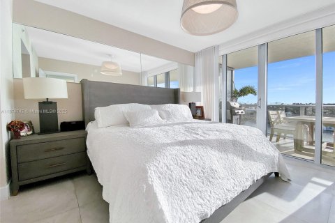 Copropriété à vendre à Miami Beach, Floride: 2 chambres, 106.19 m2 № 1926887 - photo 12