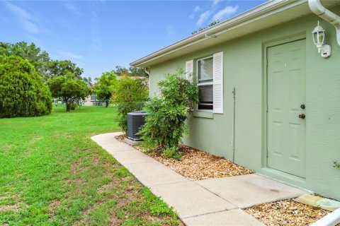 Villa ou maison à vendre à Ocala, Floride: 2 chambres, 113.81 m2 № 2110402 - photo 10