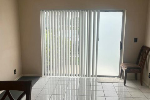 Copropriété à louer à Coral Springs, Floride: 2 chambres, 76.64 m2 № 2400842 - photo 18