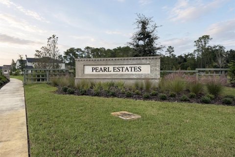 House in Lutz, Florida 5 bedrooms, 304.07 sq.m. № 2426030 - photo 2