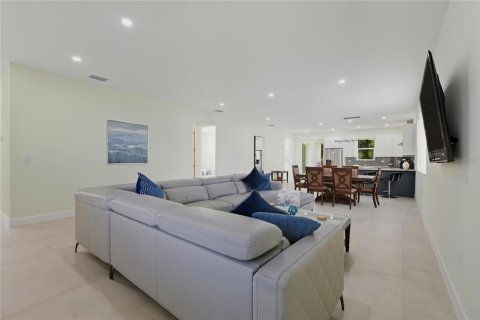 Villa ou maison à vendre à Sarasota, Floride: 3 chambres, 171.13 m2 № 2414106 - photo 5
