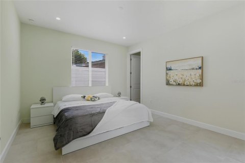 Villa ou maison à vendre à Sarasota, Floride: 3 chambres, 171.13 m2 № 2414106 - photo 18