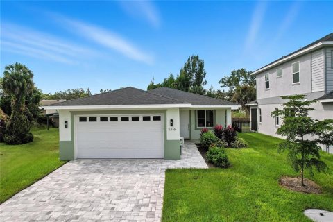 Villa ou maison à vendre à Sarasota, Floride: 3 chambres, 171.13 m2 № 2414106 - photo 2