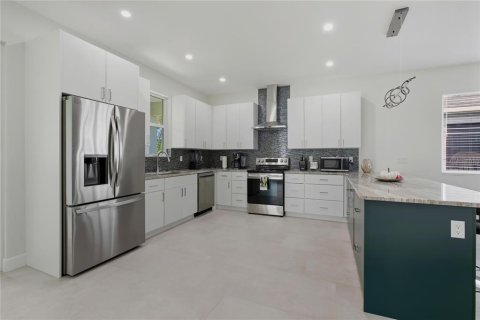 Villa ou maison à vendre à Sarasota, Floride: 3 chambres, 171.13 m2 № 2414106 - photo 13