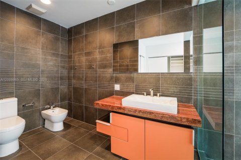 Condominio en venta en Miami Beach, Florida, 1 dormitorio, 74.32 m2 № 2073012 - foto 13