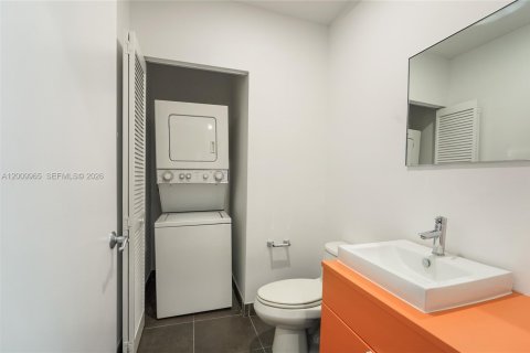 Condominio en venta en Miami Beach, Florida, 1 dormitorio, 74.32 m2 № 2073012 - foto 16